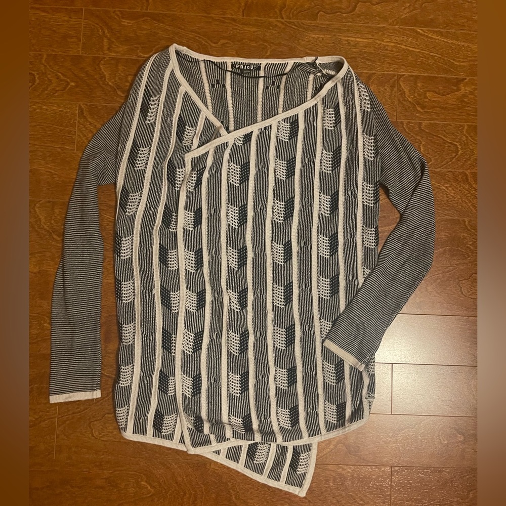 Volcom wrap cardigan
